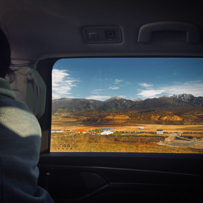 你透过车窗看风景山川湖泊也在看你2