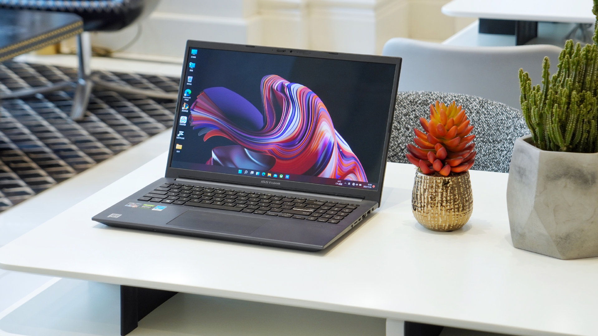 华硕无畏pro15锐龙版测评引领笔电屏幕新标准高颜值创作神器