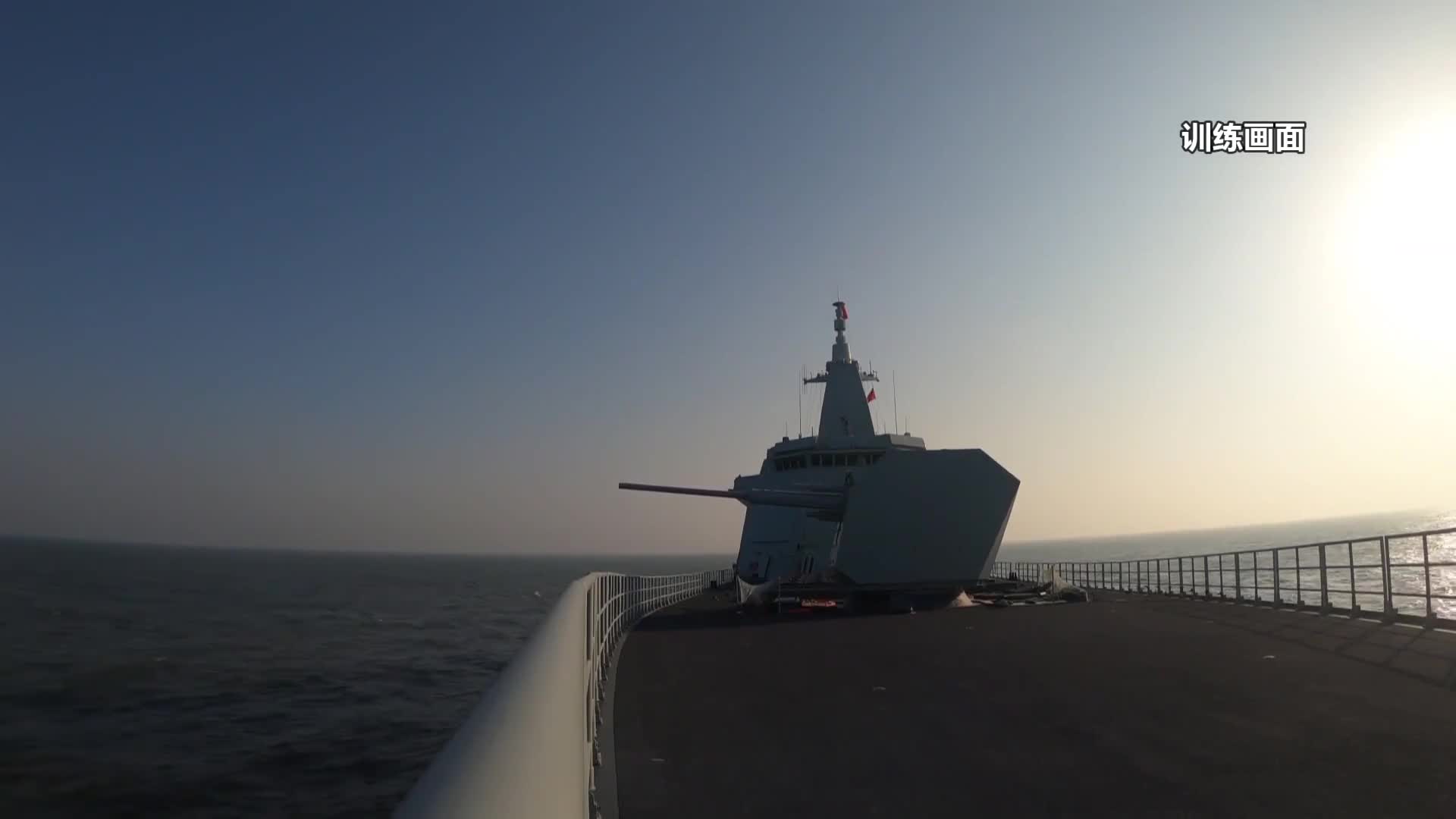 遵令而行拉萨舰进行连续8天海上训练