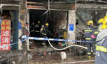 腊八前夕奏响“春节序曲”,南宁上海路年味浓,年货准备好了吗?休闲区蓝鸢梦想 - Www.slyday.coM 腊八前夕奏响“春节序曲”,南宁上海路年味浓,年货准备好了吗?休闲区蓝鸢梦想 - Www.slyday.coM