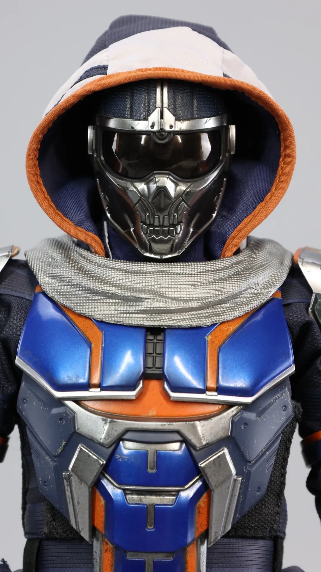 所以没给真人头我觉得也行吧不过电影中模仿大师真人脸的造型确实不