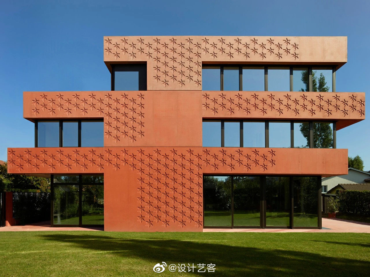 虚实对比,创意建筑外立面设计