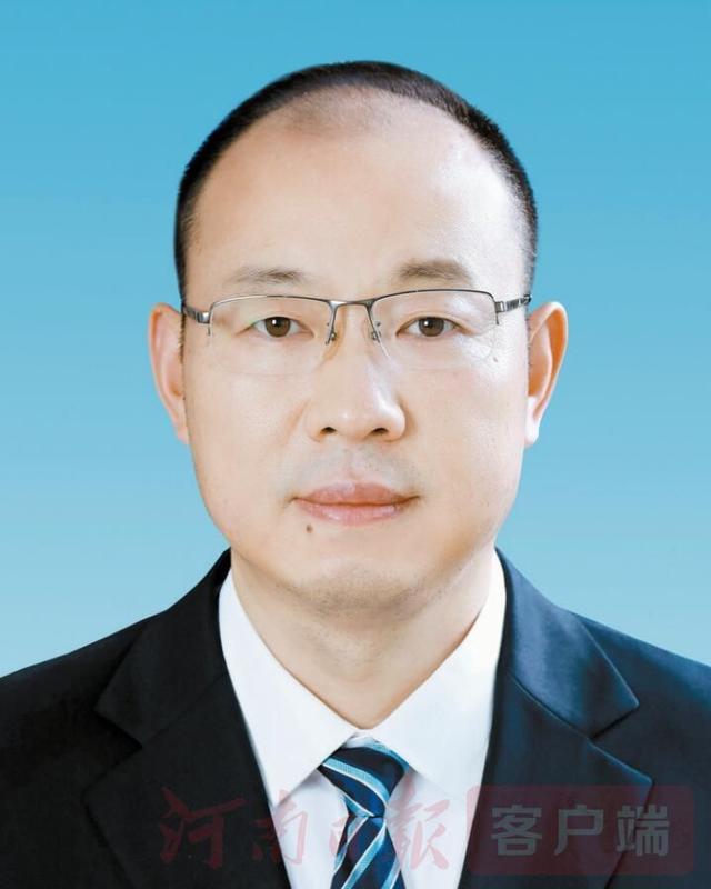 省委发布蔡松涛等3名同志拟任职公示,其中信阳市委副书记,市长蔡松涛