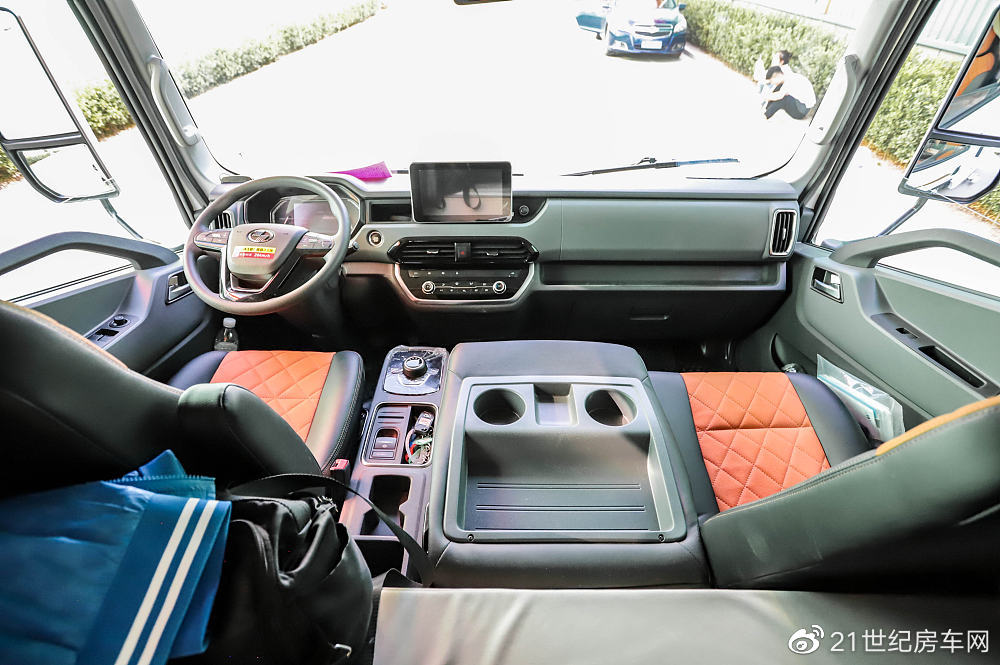 平头轻卡底盘无拓车型还能睡7人实拍科发北极熊h500房车