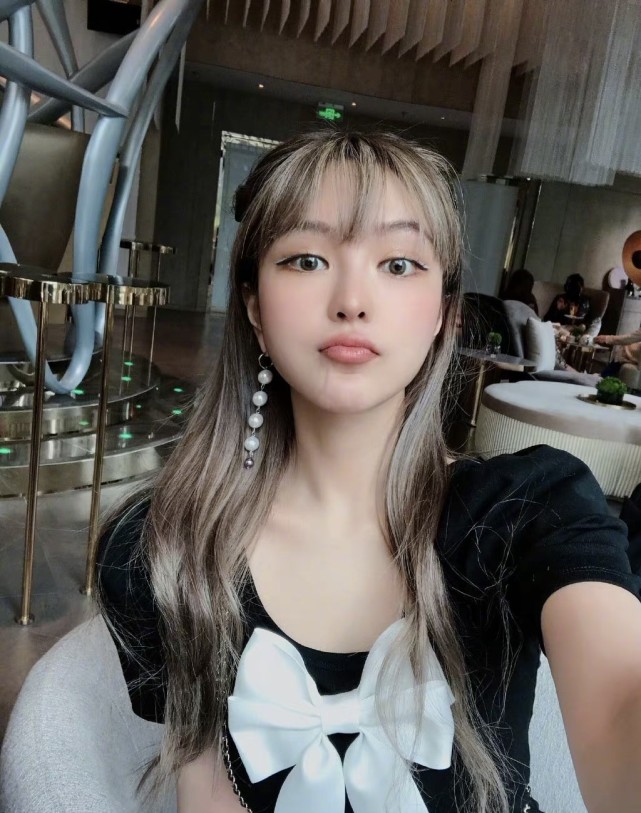 周扬青被曝与罗志祥复合还接受了多人运动辟谣是假的