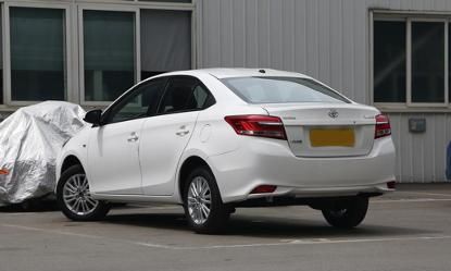 油耗5l,现金优惠1.2万,最受市场欢迎的小型三厢车丰田威驰