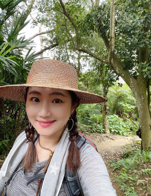 尹馨在接受采访时称已与张承中分手selina也大方祝福张承中