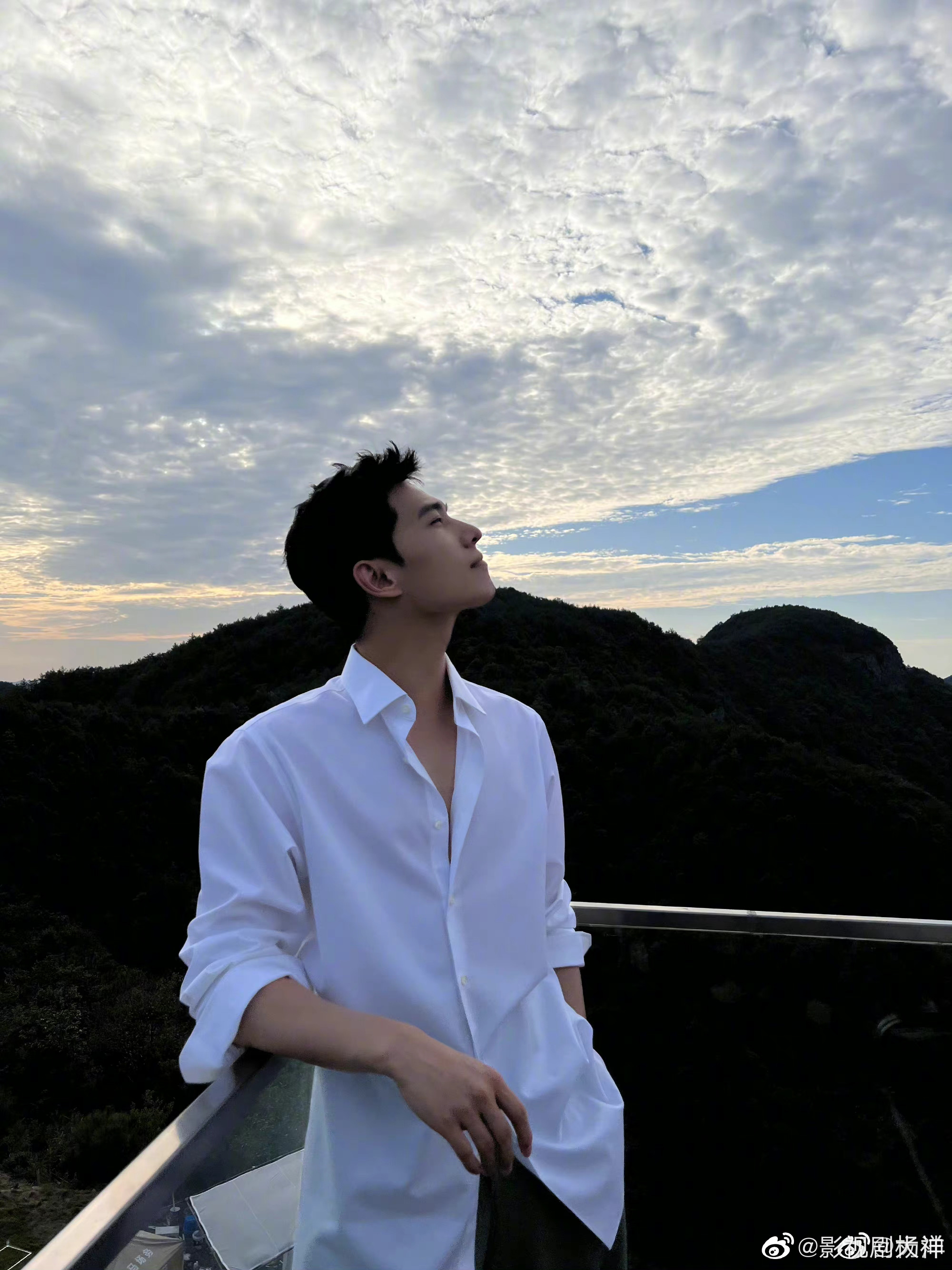 杨洋营业了!__财经头条