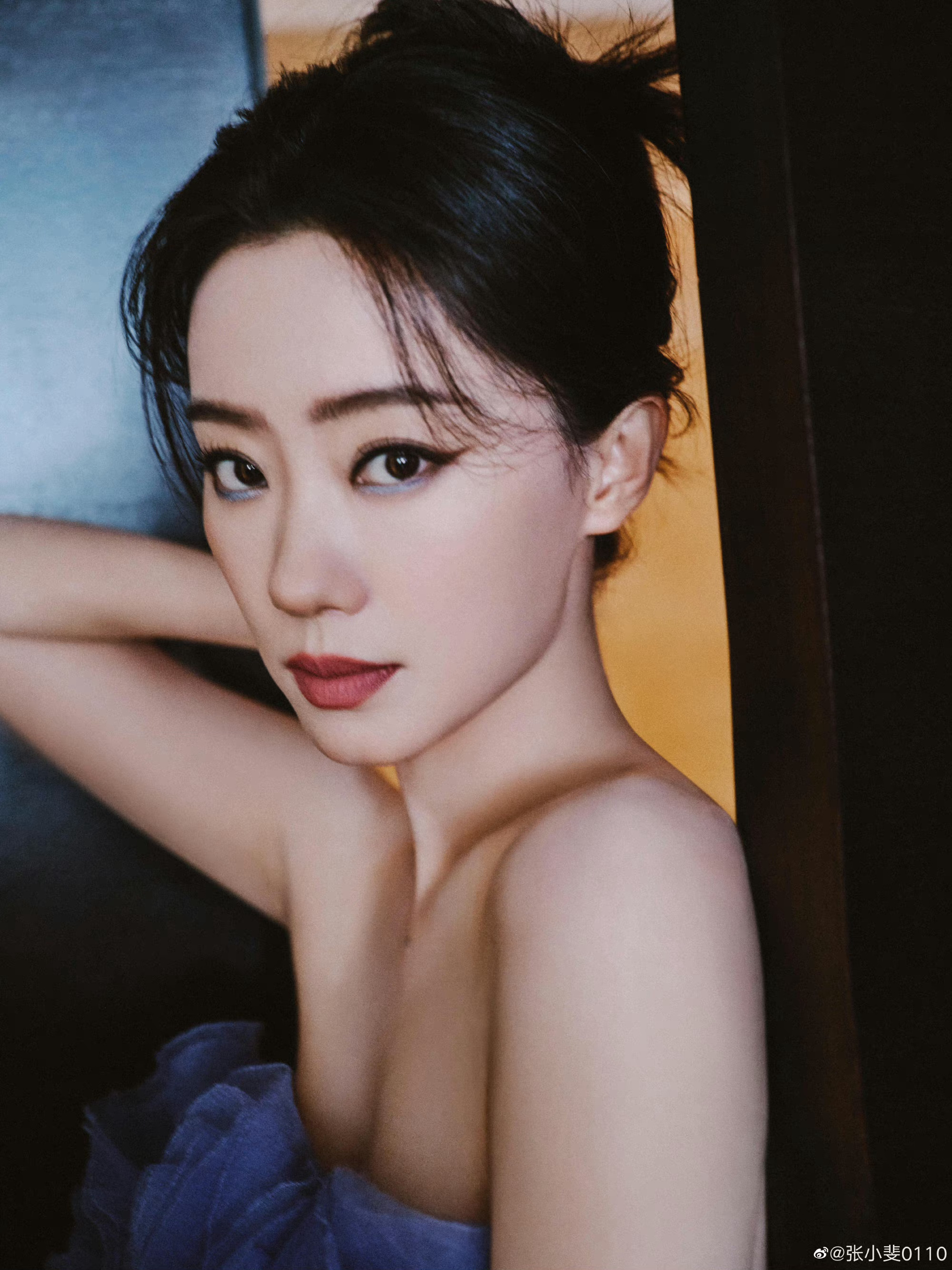 张小斐华表奖蓝色眼影好美! 期待姐的红毯!