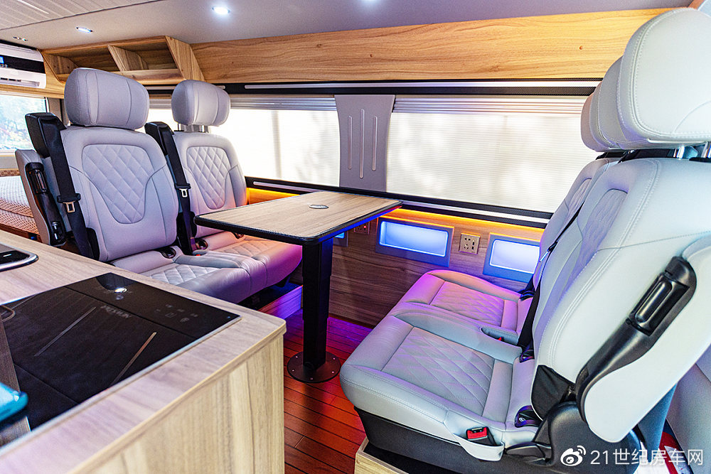 实拍新星依维柯nj2045宿营车-新浪汽车