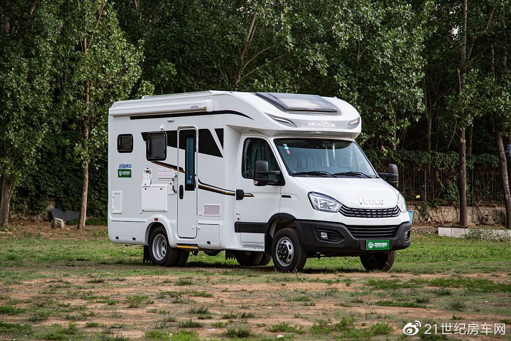 新星房车t600风尚版实拍小额头房车竟内藏3张床铺满足6人出行