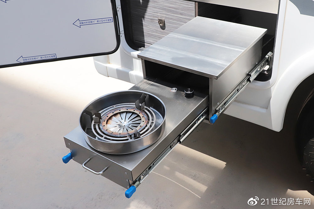 平头轻卡底盘无拓车型还能睡7人实拍科发北极熊h500房车