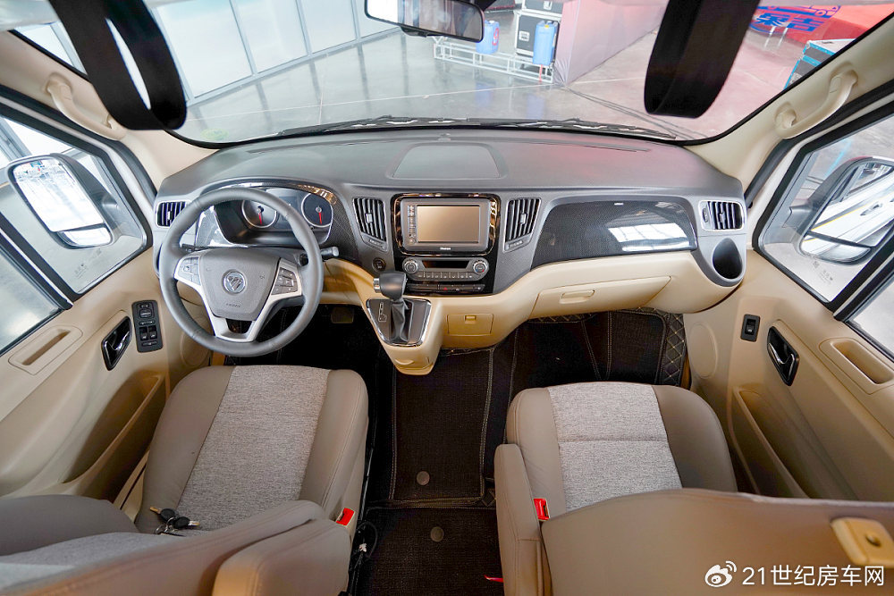 水电全面升级弥补B型房车短板，双人出游最佳！大驰巨牛E＋横床版