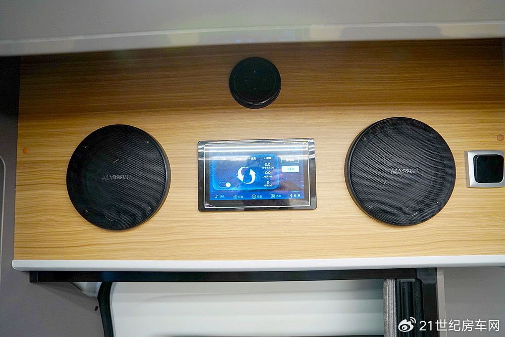 水电全面升级弥补B型房车短板，双人出游最佳！大驰巨牛E＋横床版