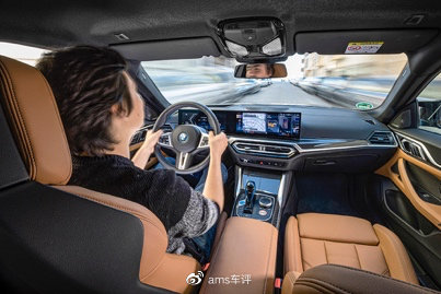 高性能玩具：特斯拉Model3、极星2和BMW i4 M50休闲区蓝鸢梦想 - Www.slyday.coM