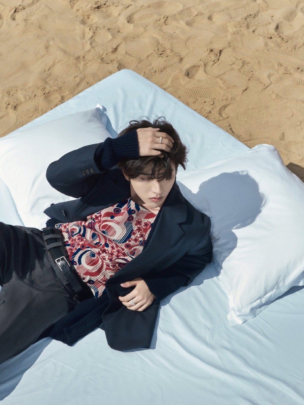 蔡徐坤和徐江撞衫，没想到还可 …