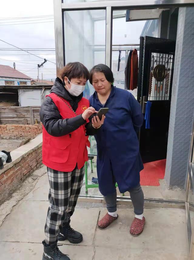 东辽县红马甲的暖心事