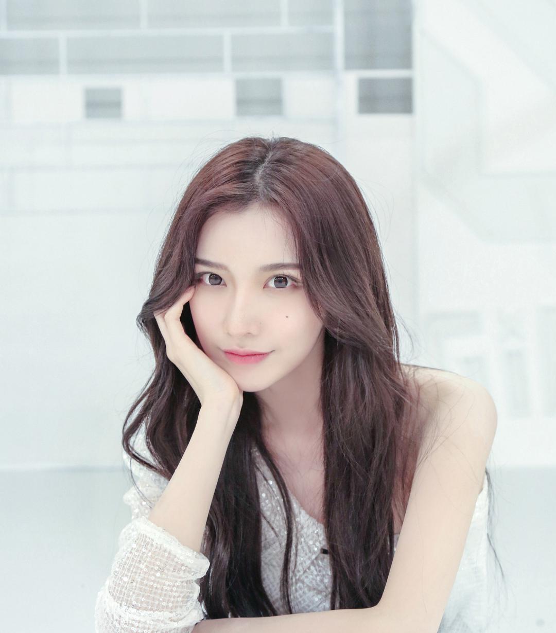 戴燕妮最新写真照好绝!