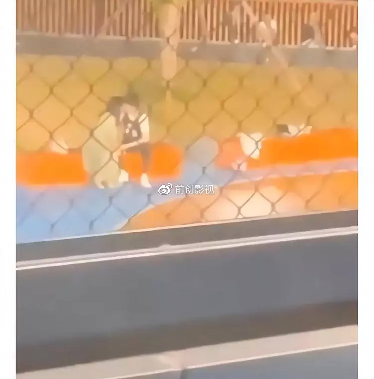 44岁刘涛与小鲜肉演姐弟恋吻上热搜,这7位女星,却30岁就演妈了休闲区蓝鸢梦想 - Www.slyday.coM 44岁刘涛与小鲜肉演姐弟恋吻上热搜,这7位女星,却30岁就演妈了休闲区蓝鸢梦想 - Www.slyday.coM