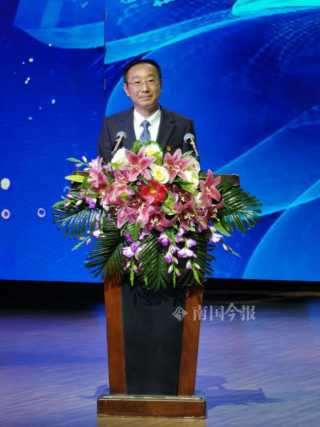 柳州职业技术学院举行2021年高质量发展奖颁奖晚会，主角是他们休闲区蓝鸢梦想 - Www.slyday.coM