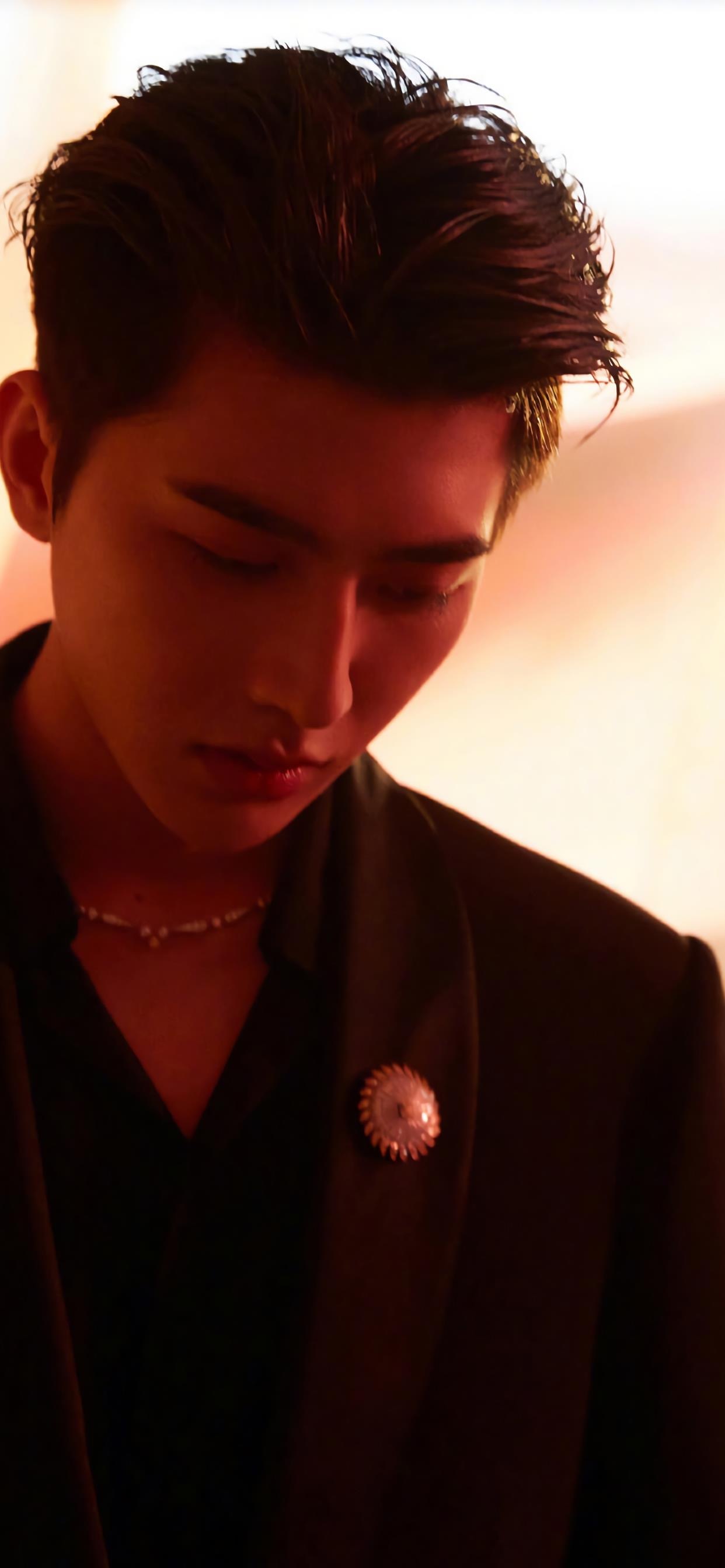 超有型蔡徐坤锁屏壁纸