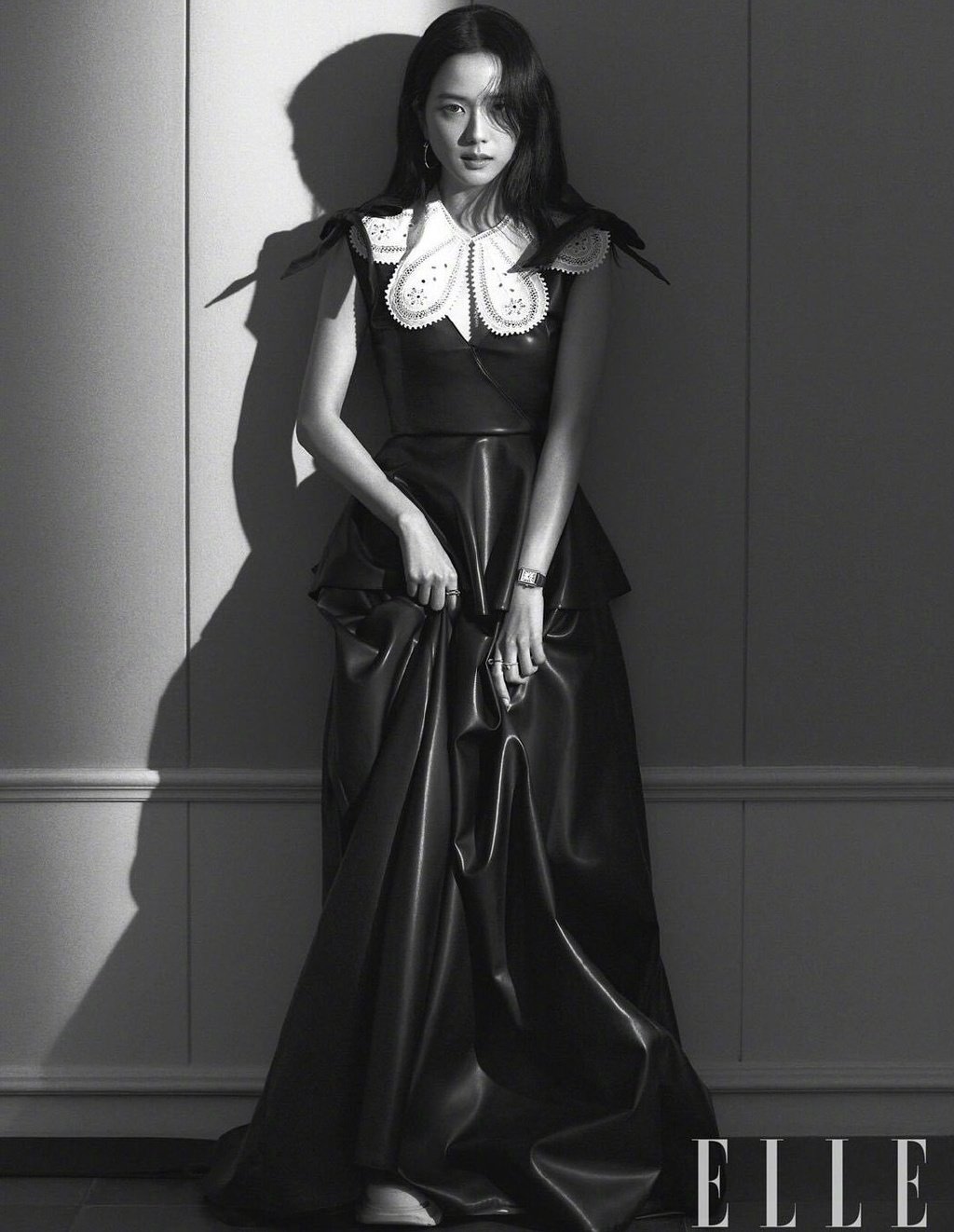 金智秀 elle korea 2021年一月开年刊封面画报,明媚清丽的美人