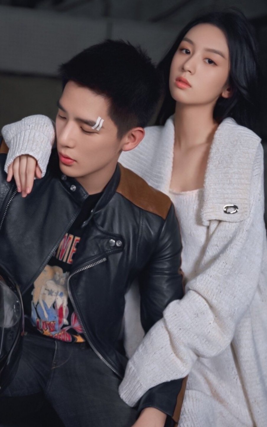 王安宇 x 周也 | 小说里的校霸校花有了脸!_高清图集_新浪网