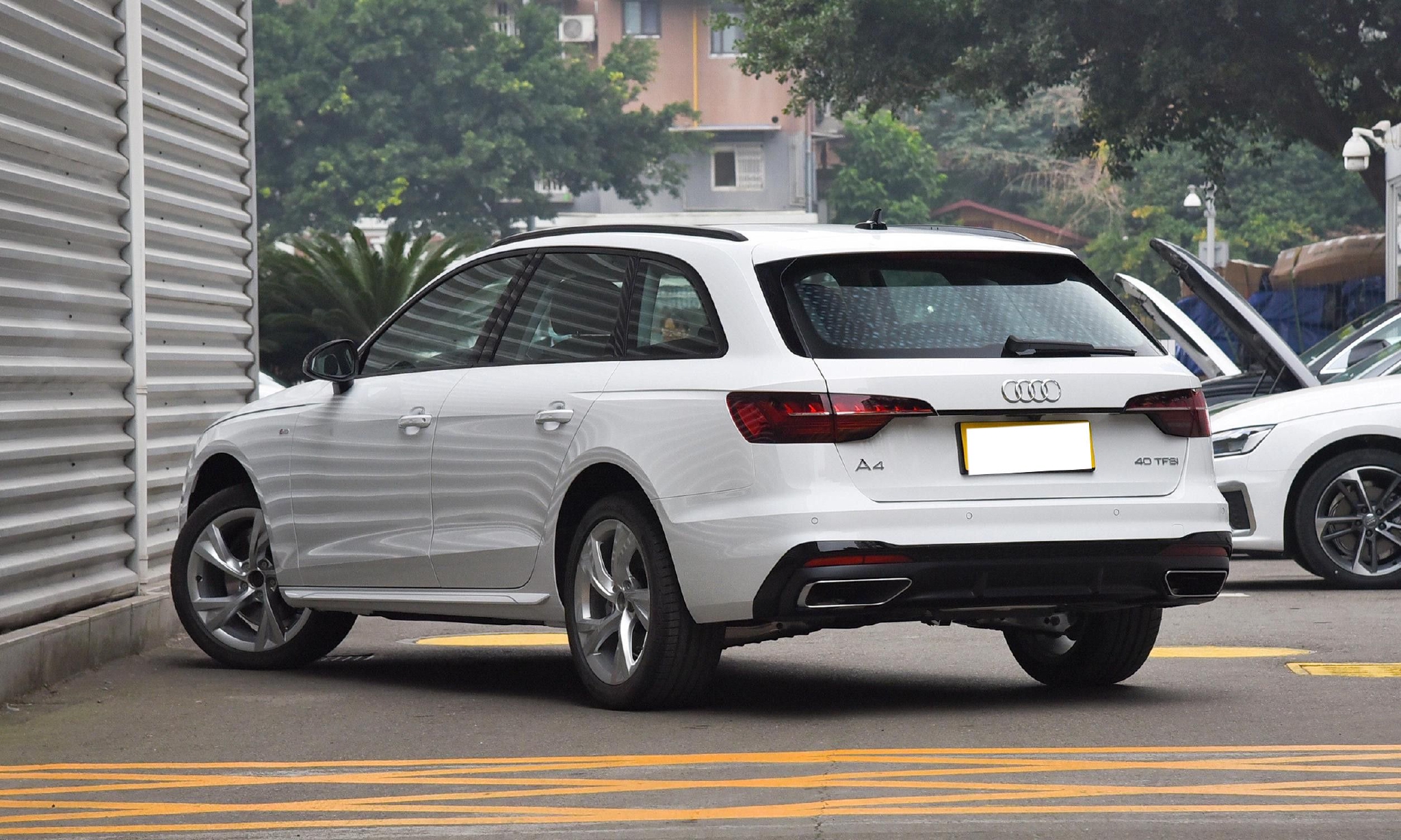 奥迪a4进口5门5座旅行车外观漂亮搭载20t发动机