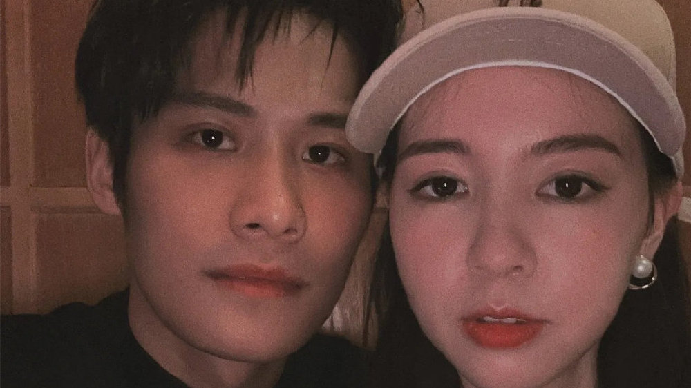 大杨哥回应妻子与王嘉尔牵手!肺腑之言藏着爱意,曝相处暖心瞬间|大杨|王嘉尔|爱意_新浪新闻