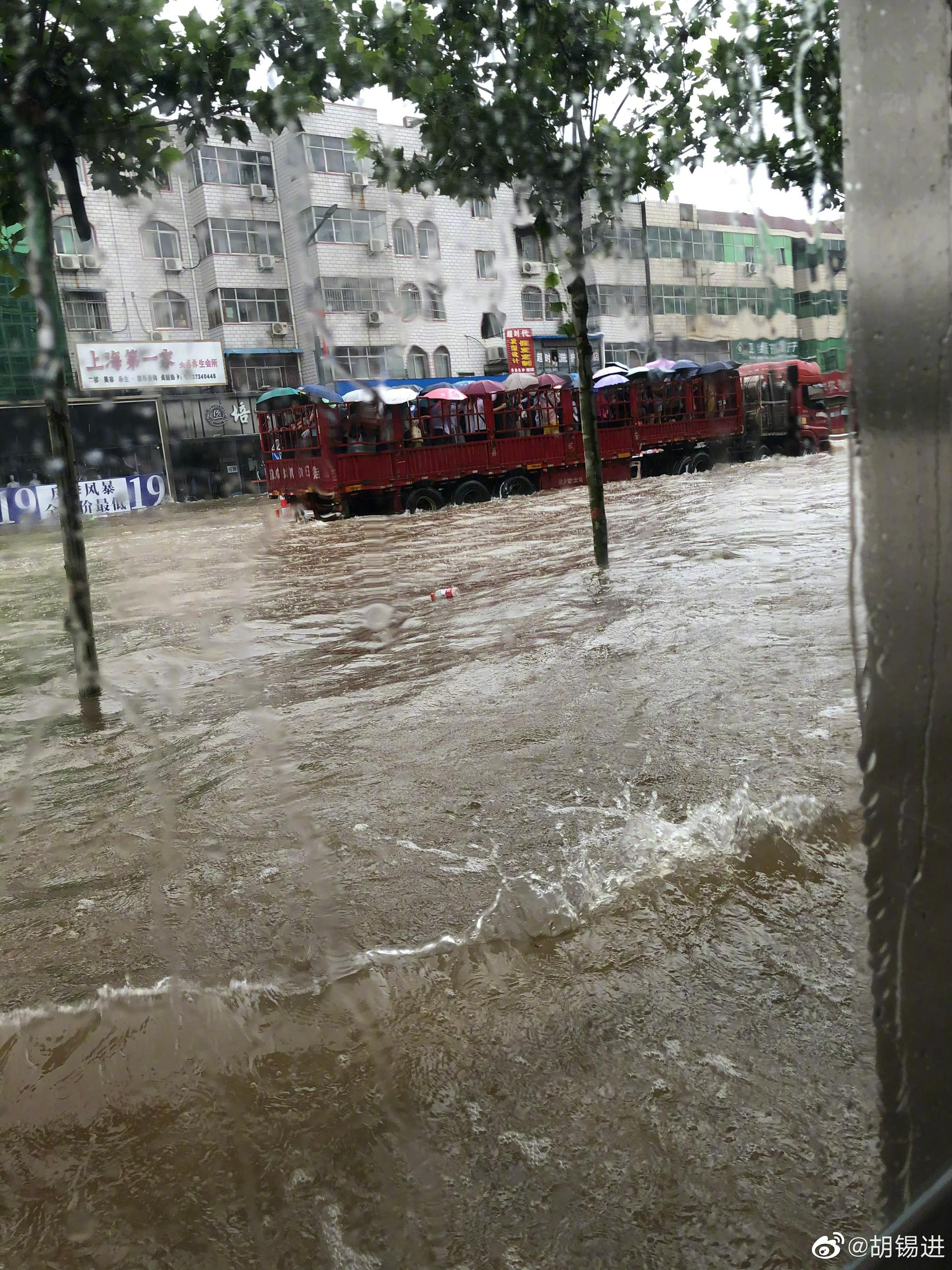 隶属新乡的卫辉市是今天河南抗灾的焦点之一