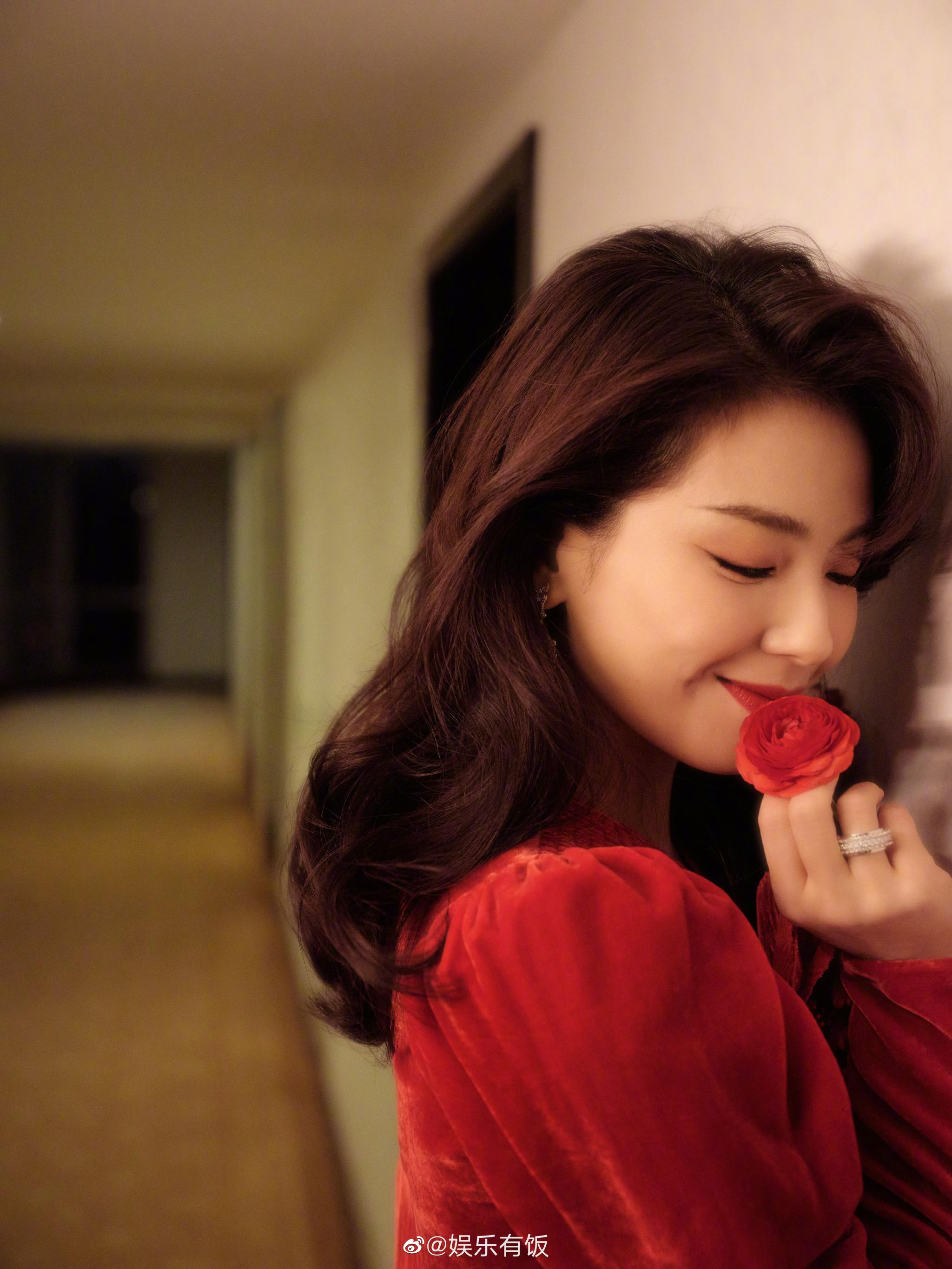 涛姐刘涛tamia和红色好配