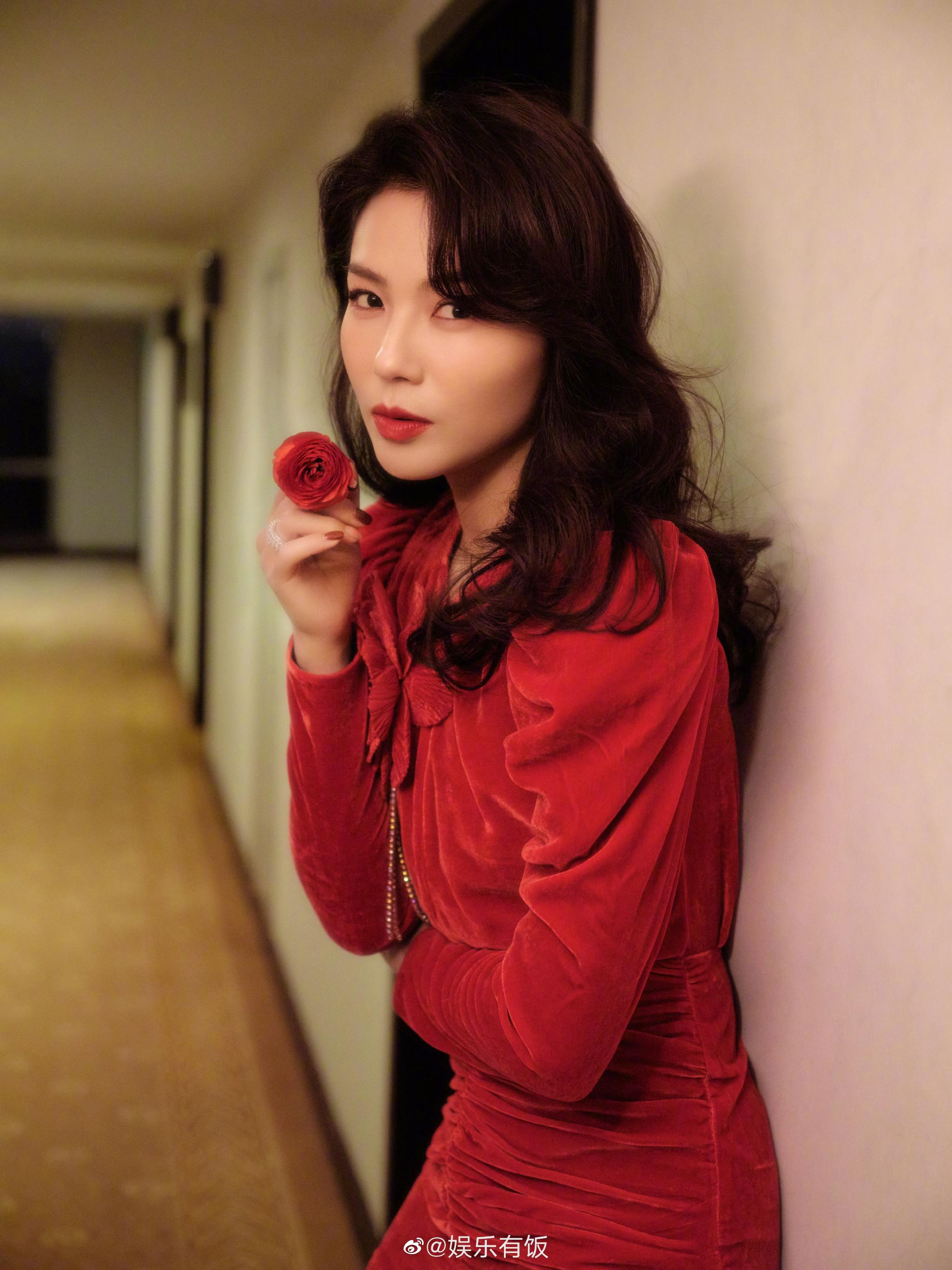 涛姐刘涛tamia和红色好配