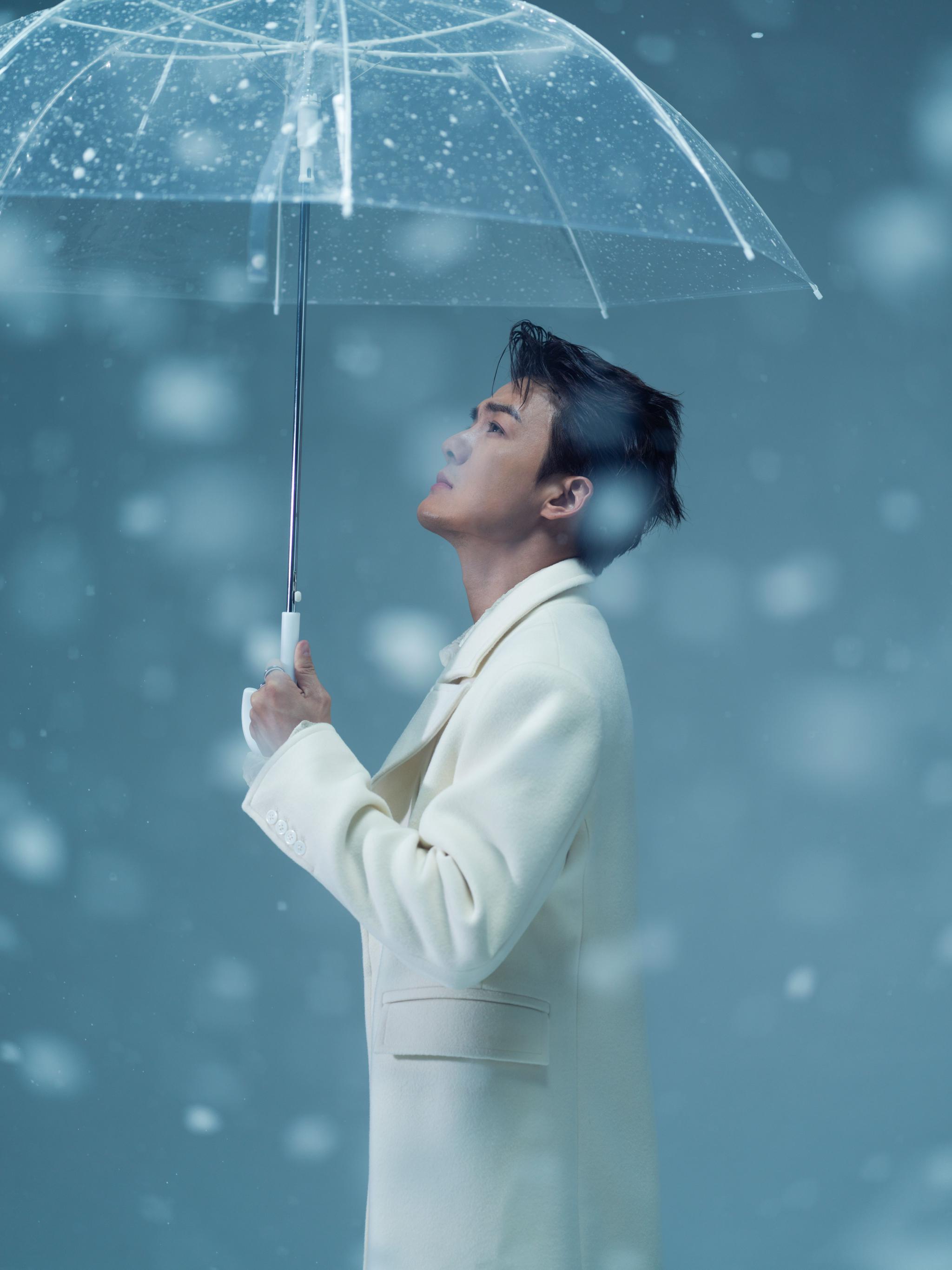 吴克群今晚微博音乐盛典红毯造型 简约纯白大衣……|吴克群|大衣|盛典_新浪新闻