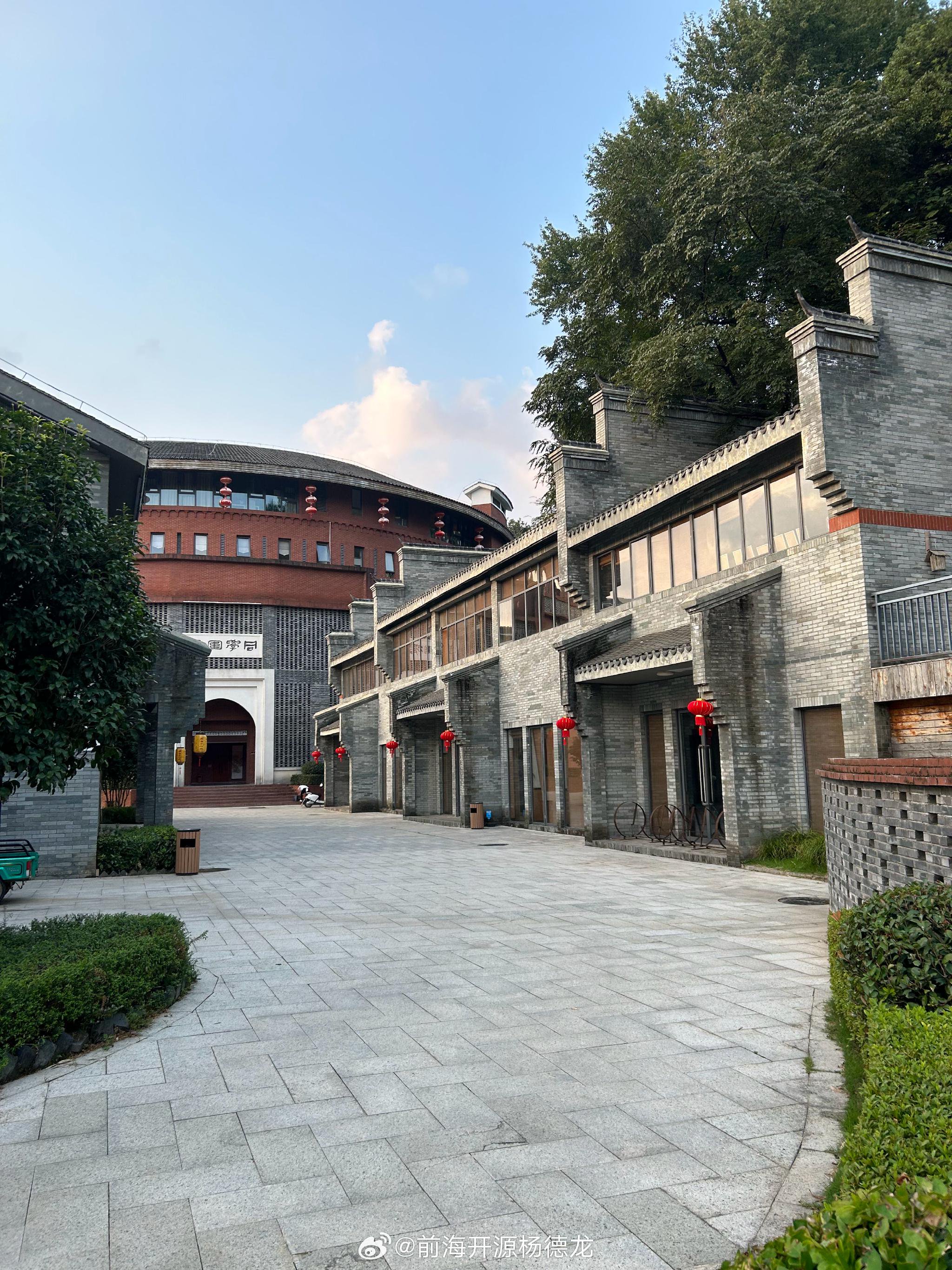 假期在风景秀丽的江西赣州和君小镇与王明夫先生相谈甚欢……|王明夫