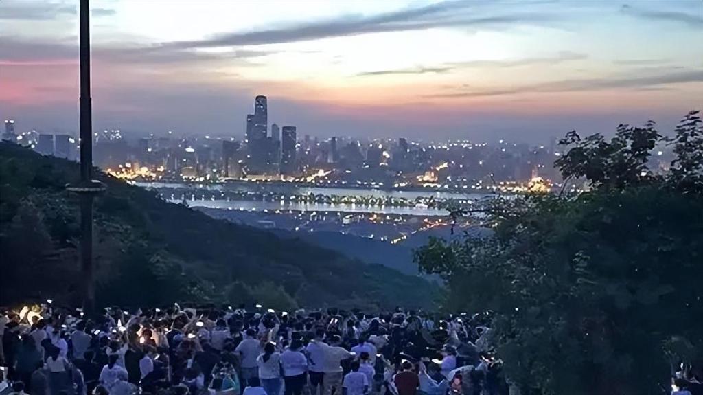 世界潮我看丨长沙的烟火味，究竟有多少种味道休闲区蓝鸢梦想 - Www.slyday.coM