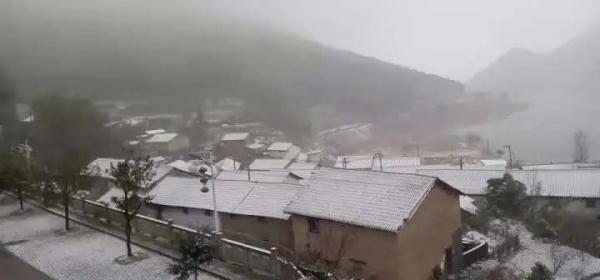 上海下雪啦！你看到没？气温仍在下降中，后天最低休闲区蓝鸢梦想 - Www.slyday.coM