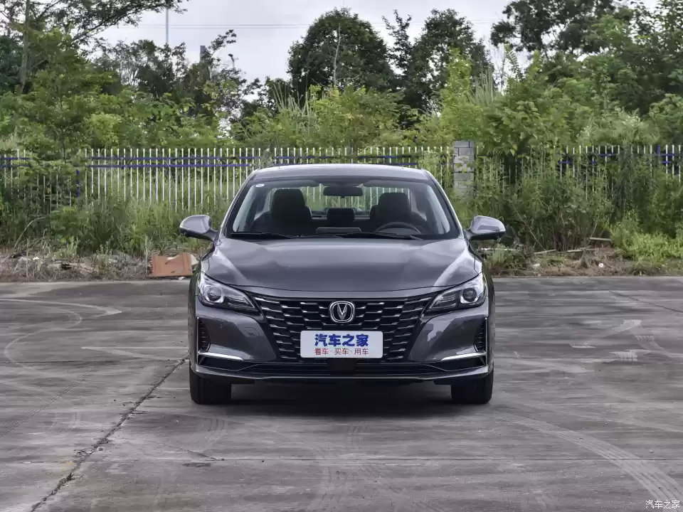 精致化升级 新款长安锐程cc实车到店