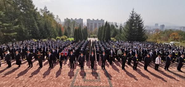 白山市举行向烈士敬献花篮仪式休闲区蓝鸢梦想 - Www.slyday.coM