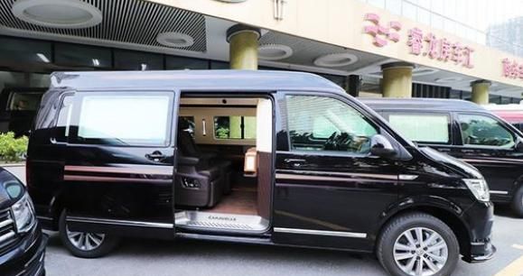 60多万的王者车型实力不输埃尔法全时四驱大众t6内饰超豪华