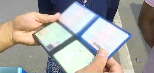 男子无证驾车上高速，偷换座位被“蜀黍”抓现行！休闲区蓝鸢梦想 - Www.slyday.coM