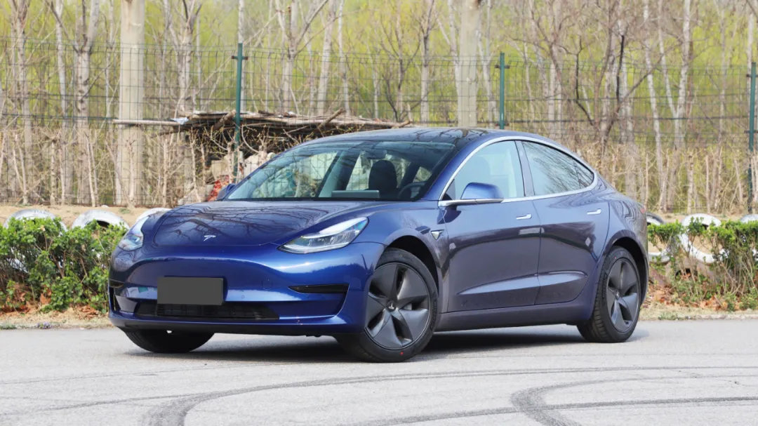 30万买小鹏P7比Model 3更值？