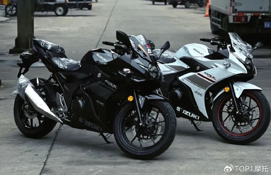 新浪汽车>汽车看点>自媒体>正文>最近,豪爵铃木gsx250r和dl250的升级