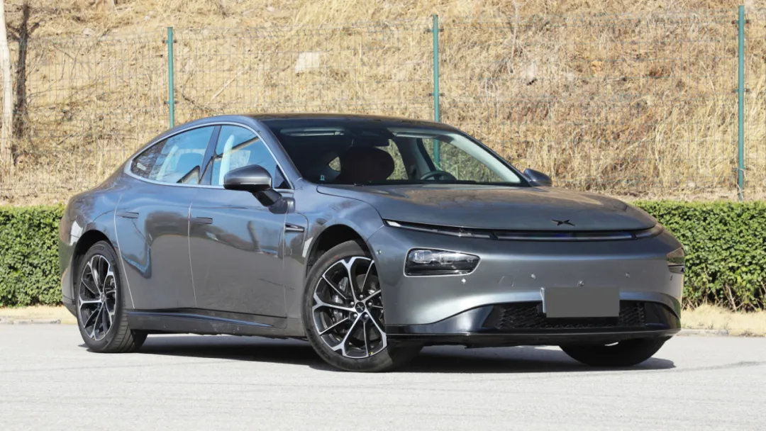 30万买小鹏P7比Model 3更值？