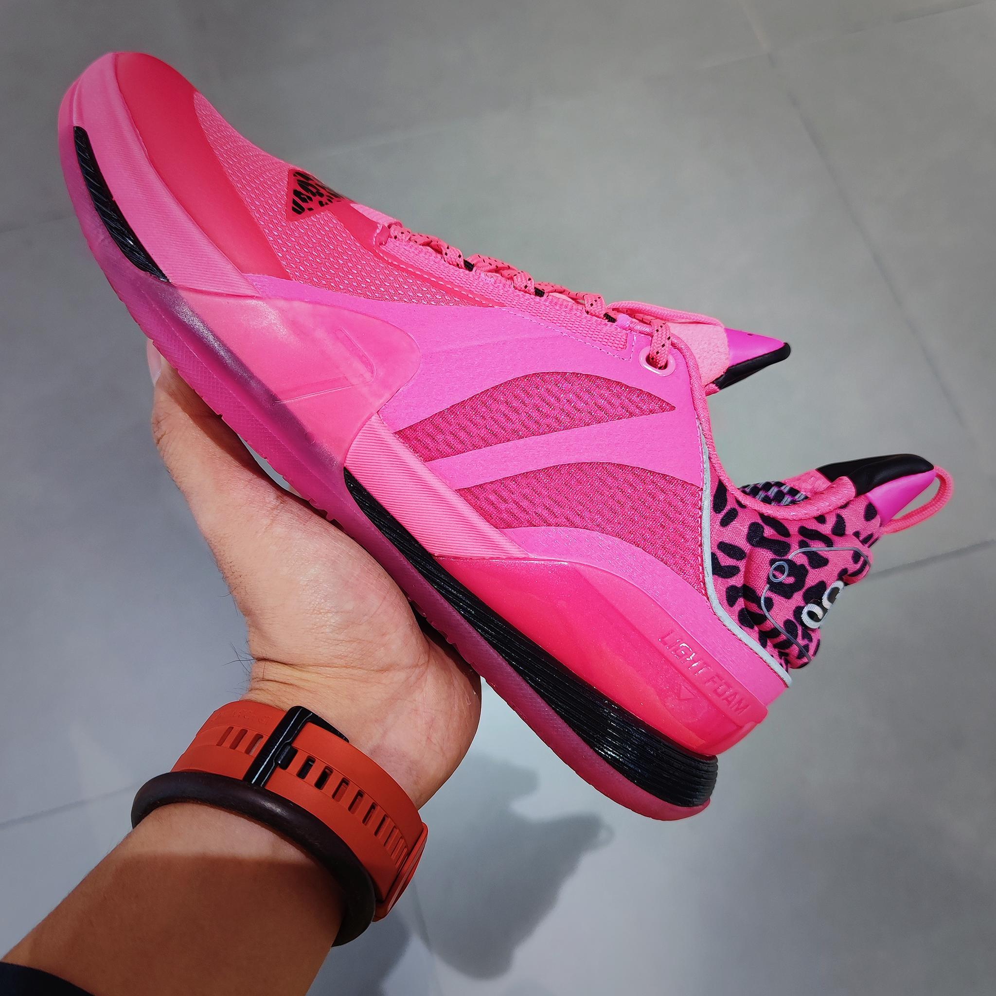 李宁闪击7"粉豹",至今为止最骚闪击7