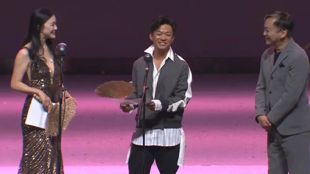 打个巴掌再赏个甜枣,脱掉底裤换票房的开心麻花,连脸都不要了休闲区蓝鸢梦想 - Www.slyday.coM 打个巴掌再赏个甜枣,脱掉底裤换票房的开心麻花,连脸都不要了休闲区蓝鸢梦想 - Www.slyday.coM