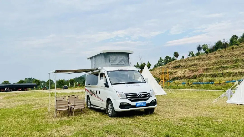 齐星大通v80国六低顶b型房车可升顶设计紧凑实用空间