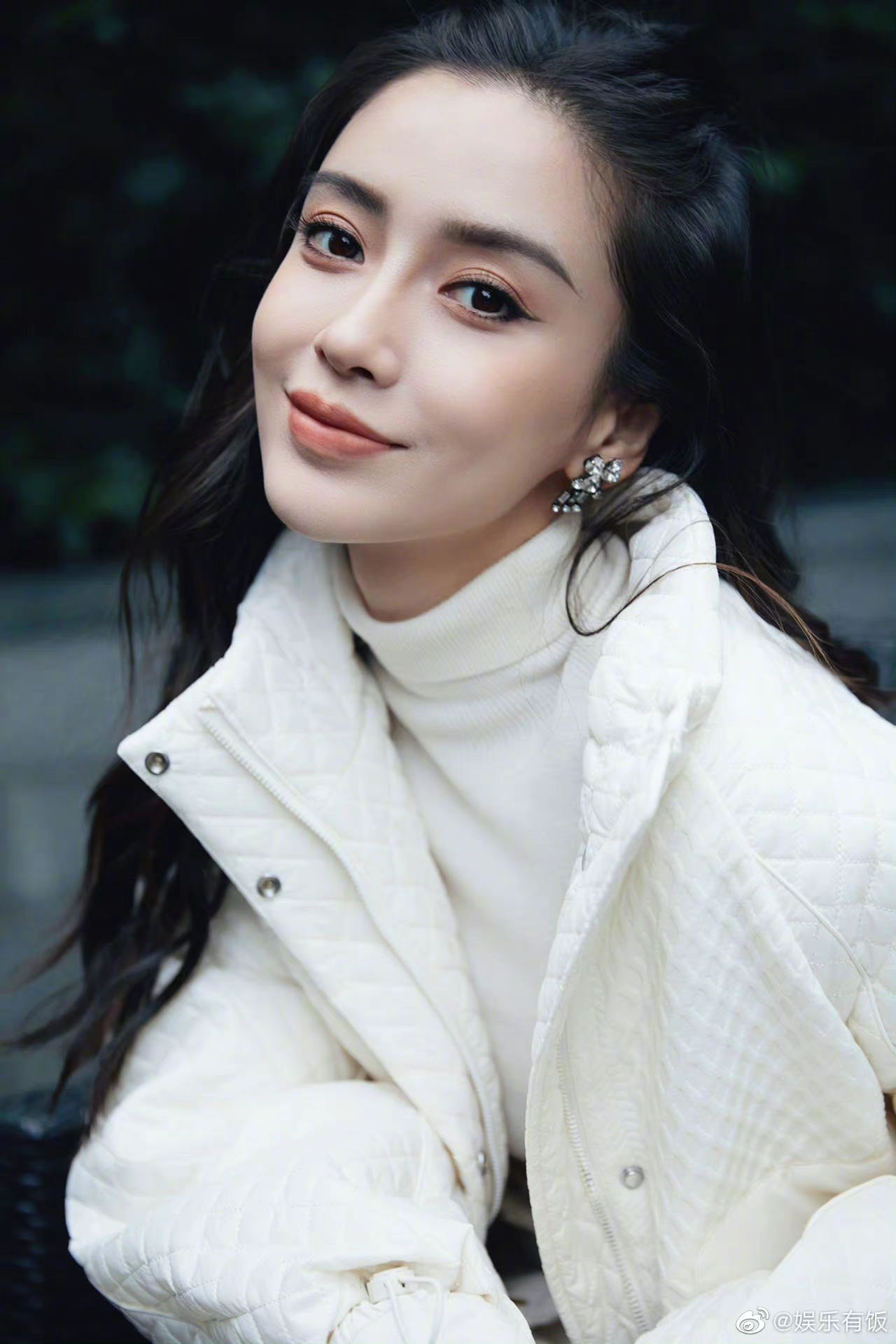 今日份的活力美少女@angelababy 上线!__财经头条