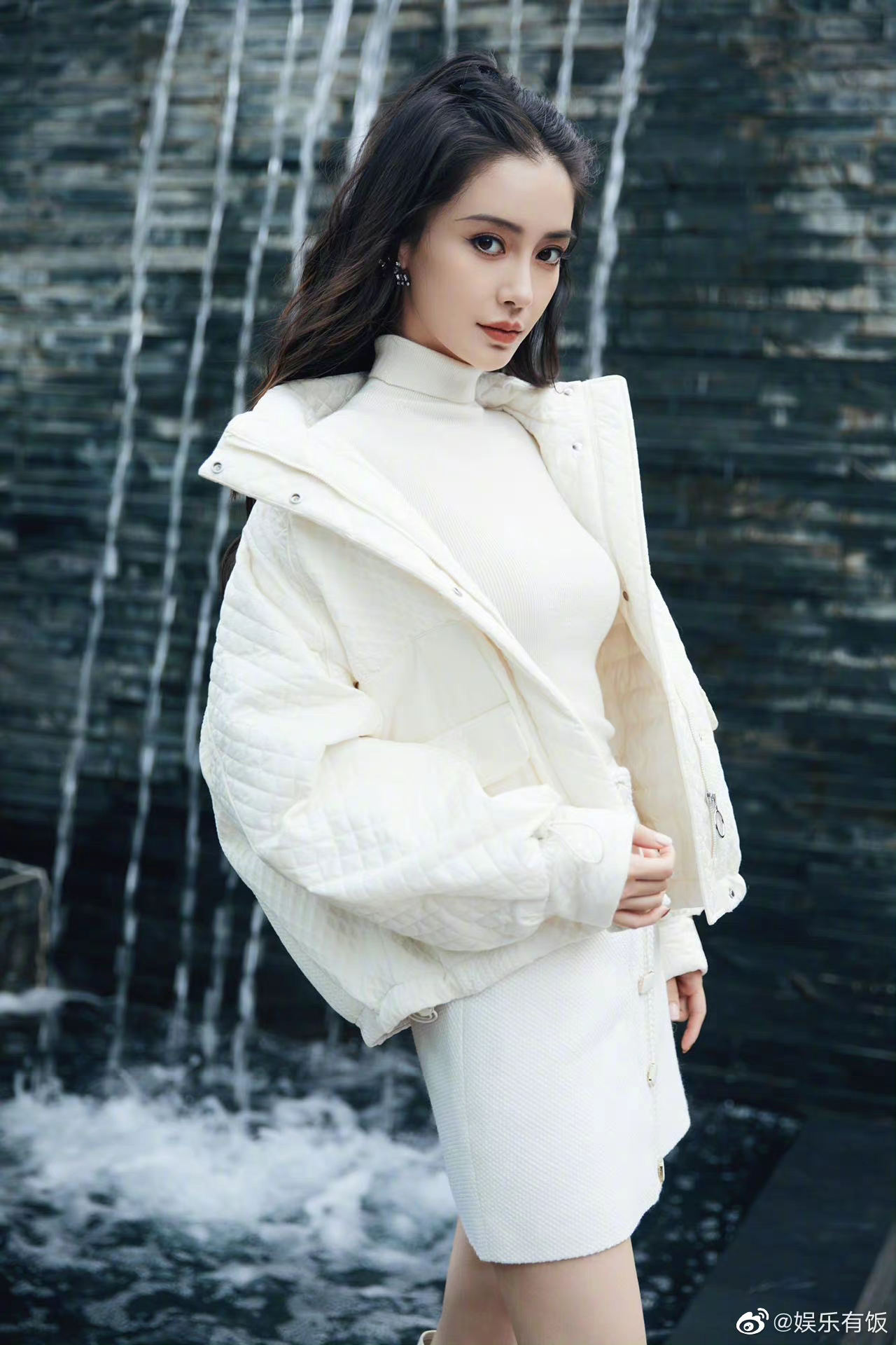 今日份的活力美少女@angelababy 上线!__财经头条