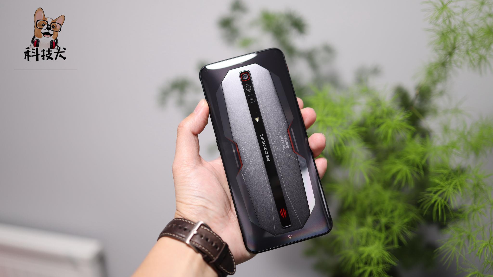 红魔6pro开箱顶级硬件终端能力腾讯专业的游戏调校优化