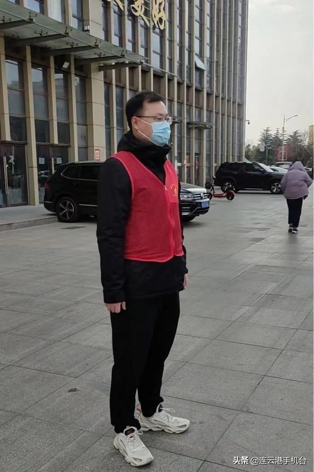 港城抗疫，白玉兰志愿服务队在行动休闲区蓝鸢梦想 - Www.slyday.coM